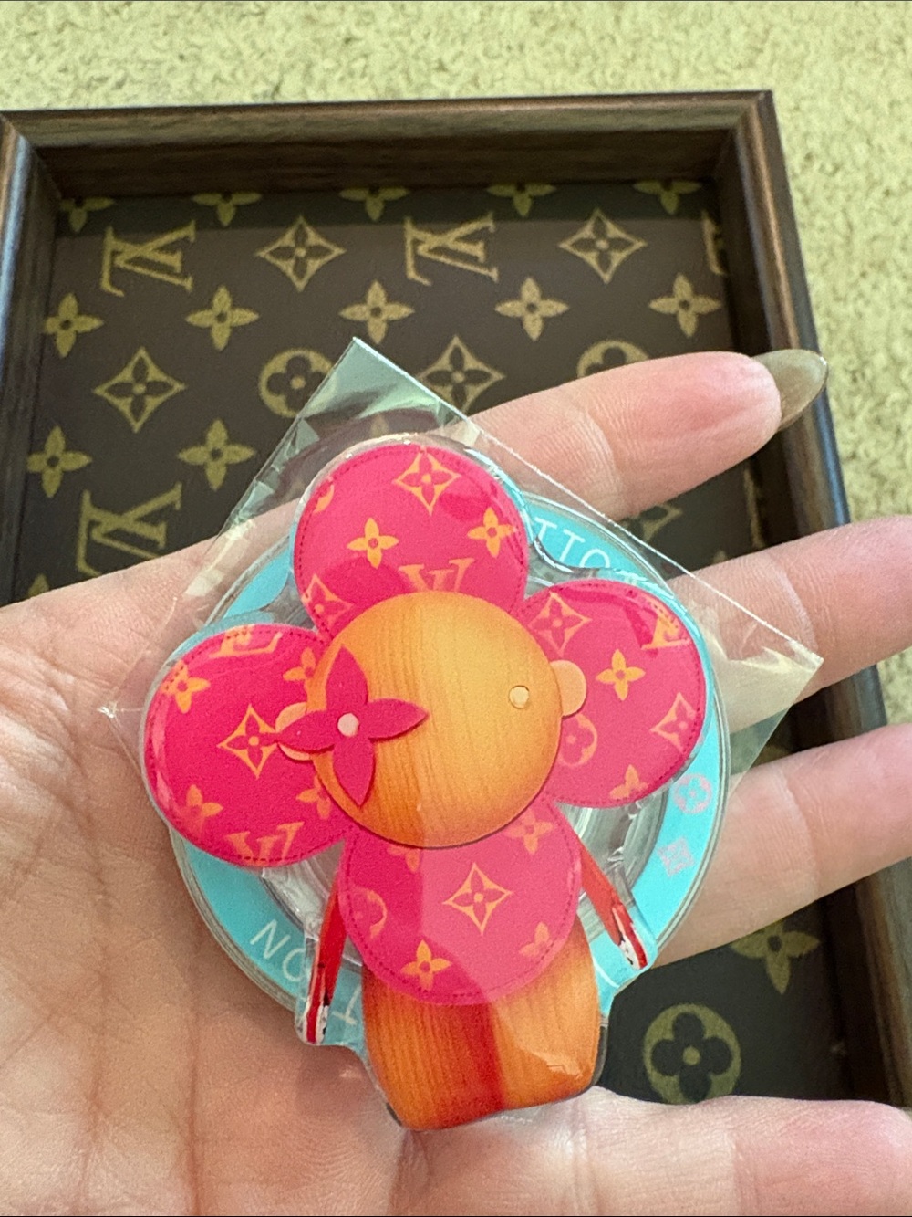 Designer Inspired Pink & Orange Monogram Flower Phone Grip - Picture 4 of 5
